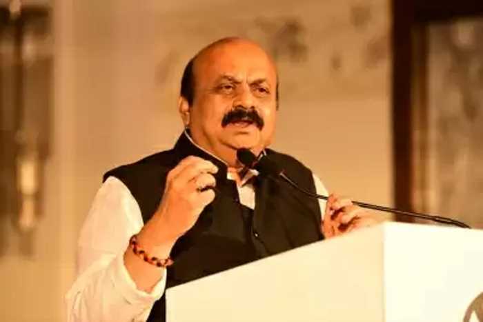 बोम्मई ने अधिकारियों से अंजनाद्री पहाड़ियों के विकास का काम जुलाई में शुरू करने के लिए कहा बोम्मई ने अधिकारियों से अंजनाद्री पहाड़ियों के विकास का काम जुलाई में शुरू करने के लिए कहा